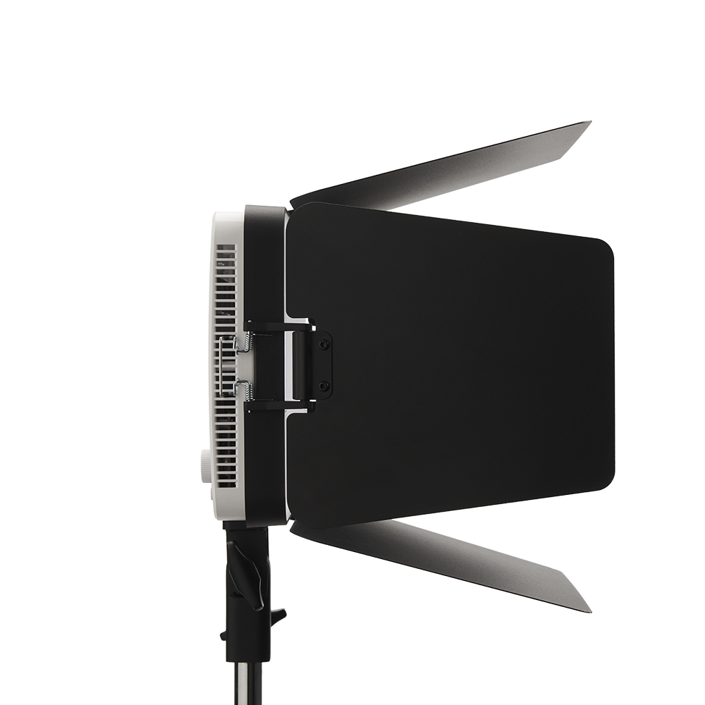amaran Pano 60c Barndoor
